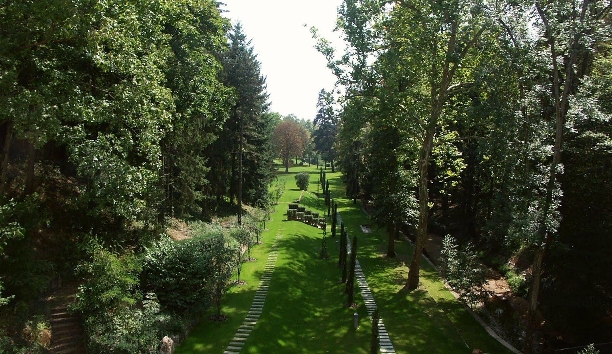 Hotel & Spa Le Pavillon Charbonnieres-les-Bains Exterior photo